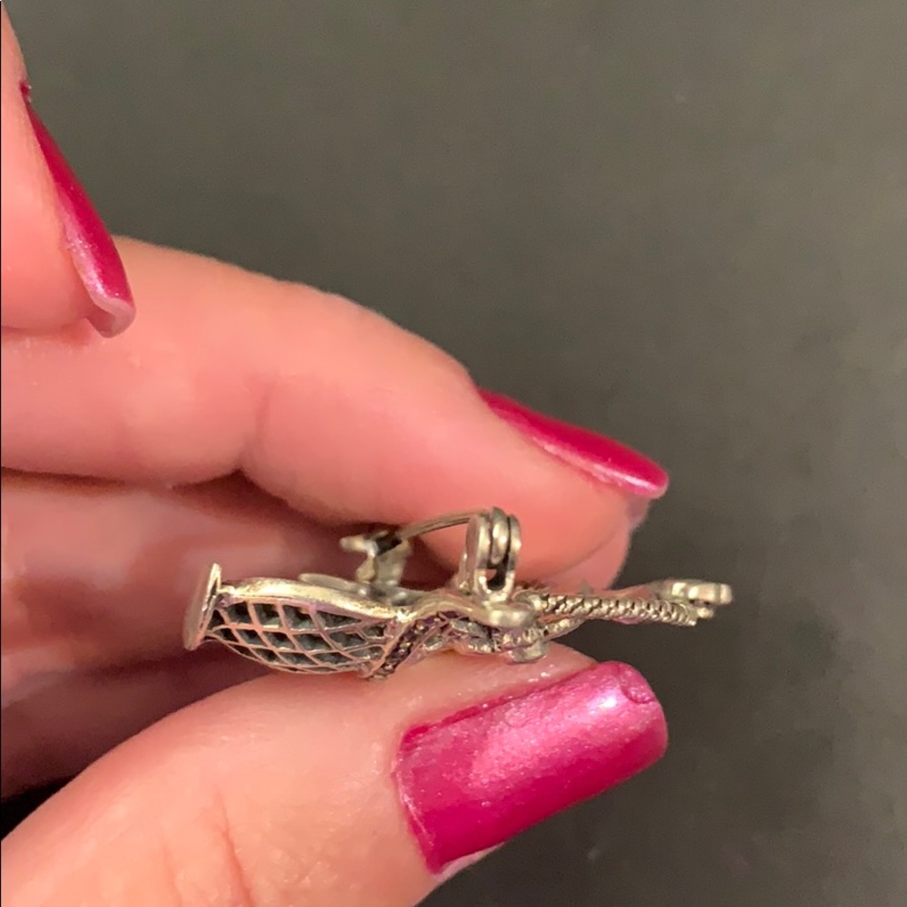 Vintage Sterling Silver Flower Basket Brooch - Picture 8 of 15